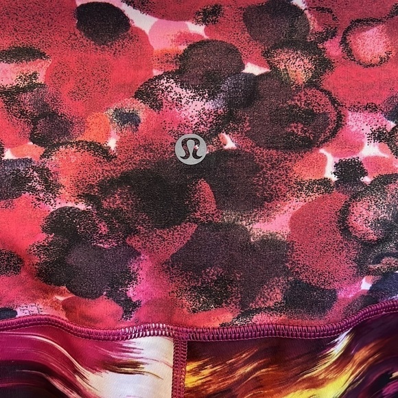 Lululemon Pigment Wind Berry Rumble Multi/ PoppyWunder Under Hi Rise Crop Size 6 - Picture 7 of 8